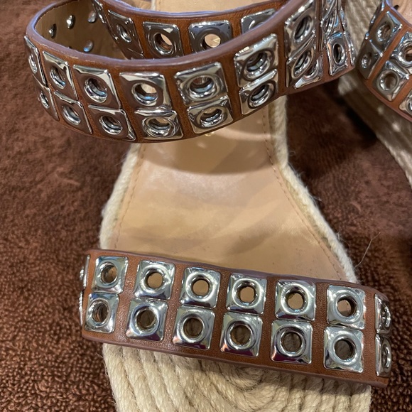 Vince Camuto Signature Leather Sandal 8 - Picture 4 of 7